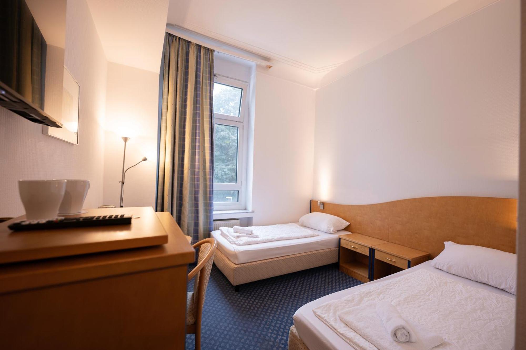 Viktoria Duesseldorf-neuss 3*