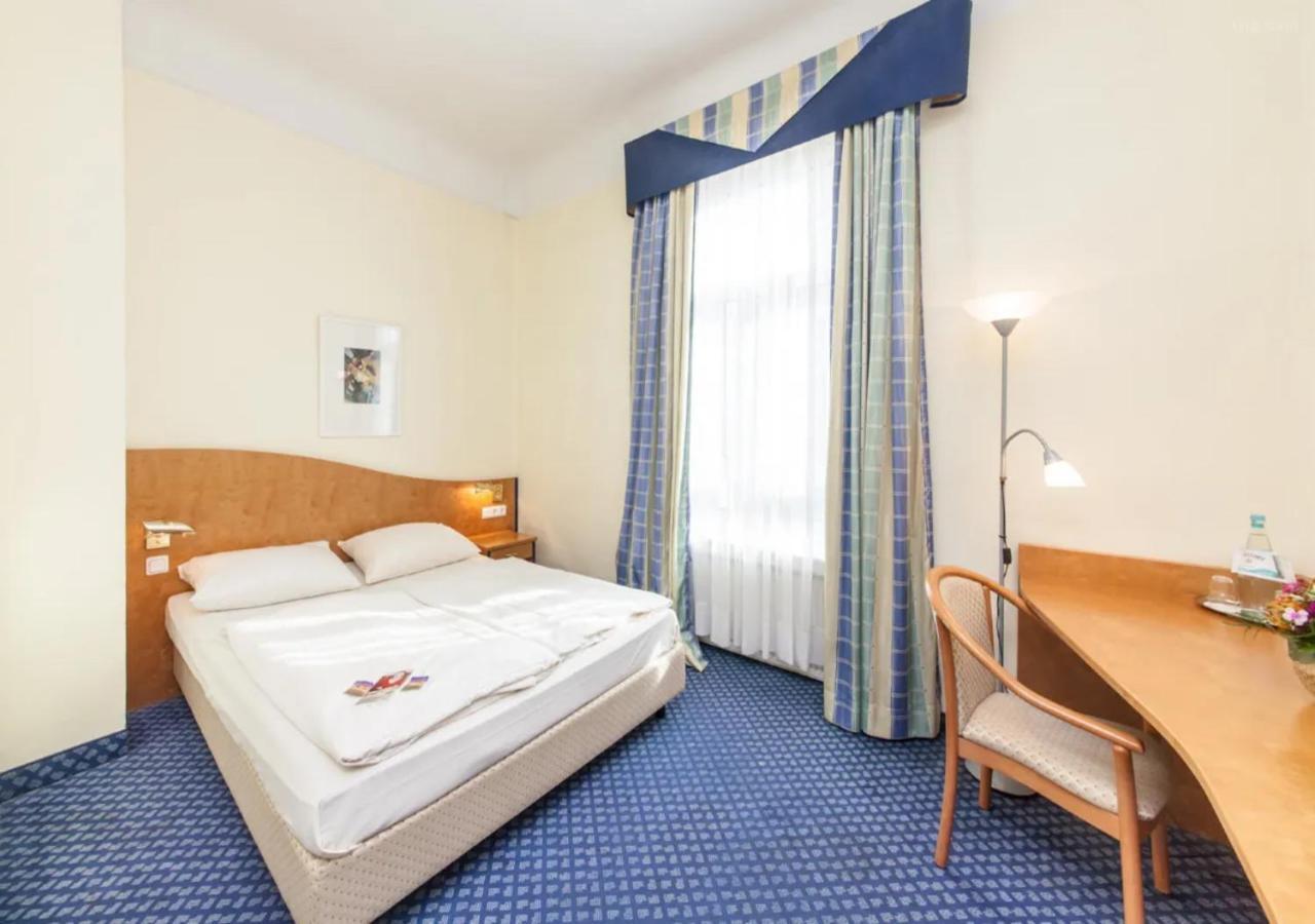 Viktoria Duesseldorf-neuss 3*
