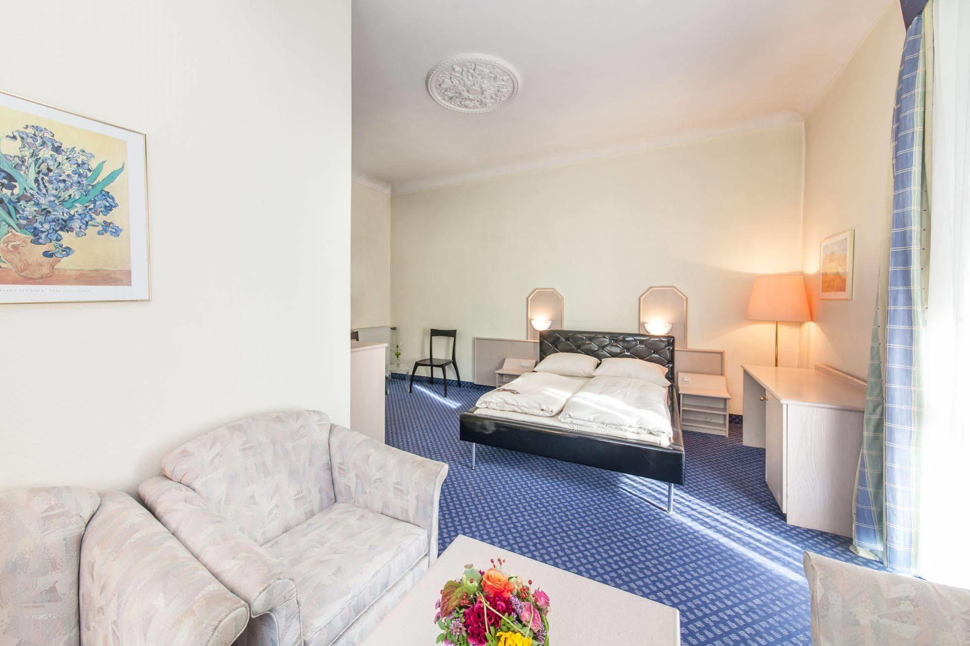 Hotel Viktoria Duesseldorf-neuss 3*